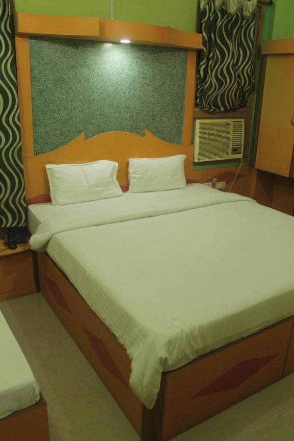 Hotel Haifa Varanasi Exterior foto