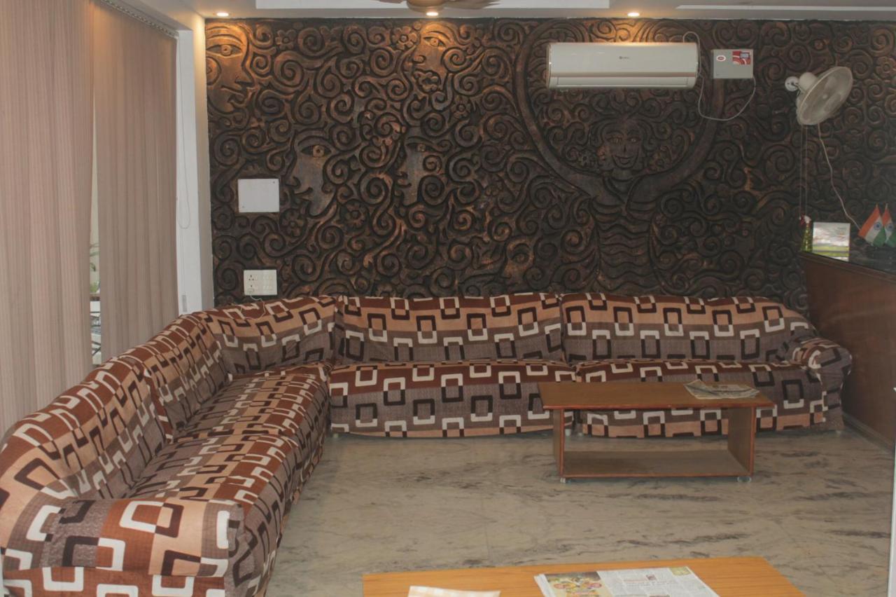 Hotel Haifa Varanasi Exterior foto