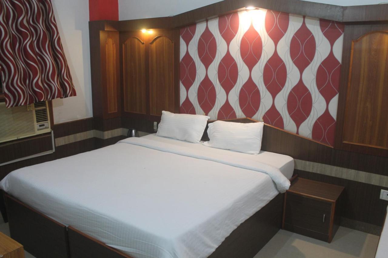 Hotel Haifa Varanasi Exterior foto