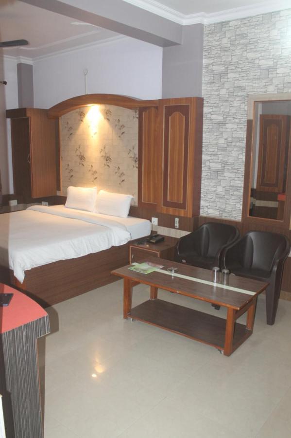 Hotel Haifa Varanasi Exterior foto