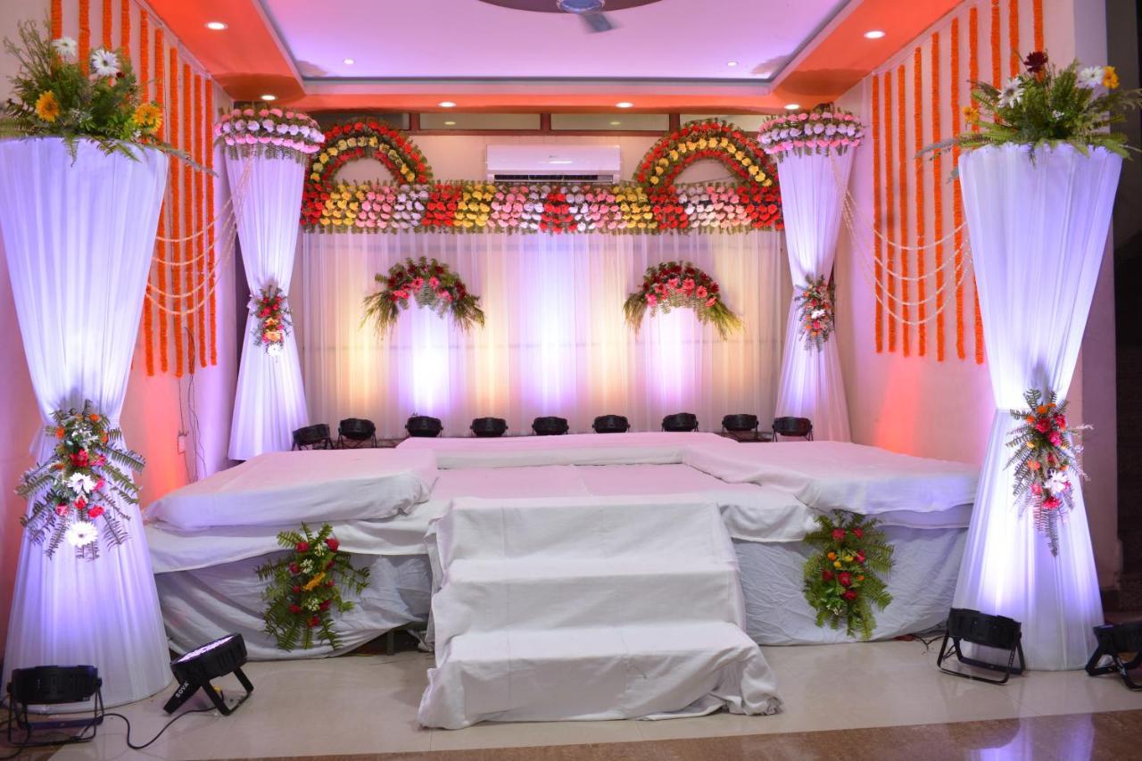 Hotel Haifa Varanasi Exterior foto