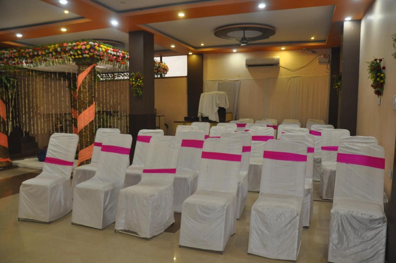 Hotel Haifa Varanasi Exterior foto