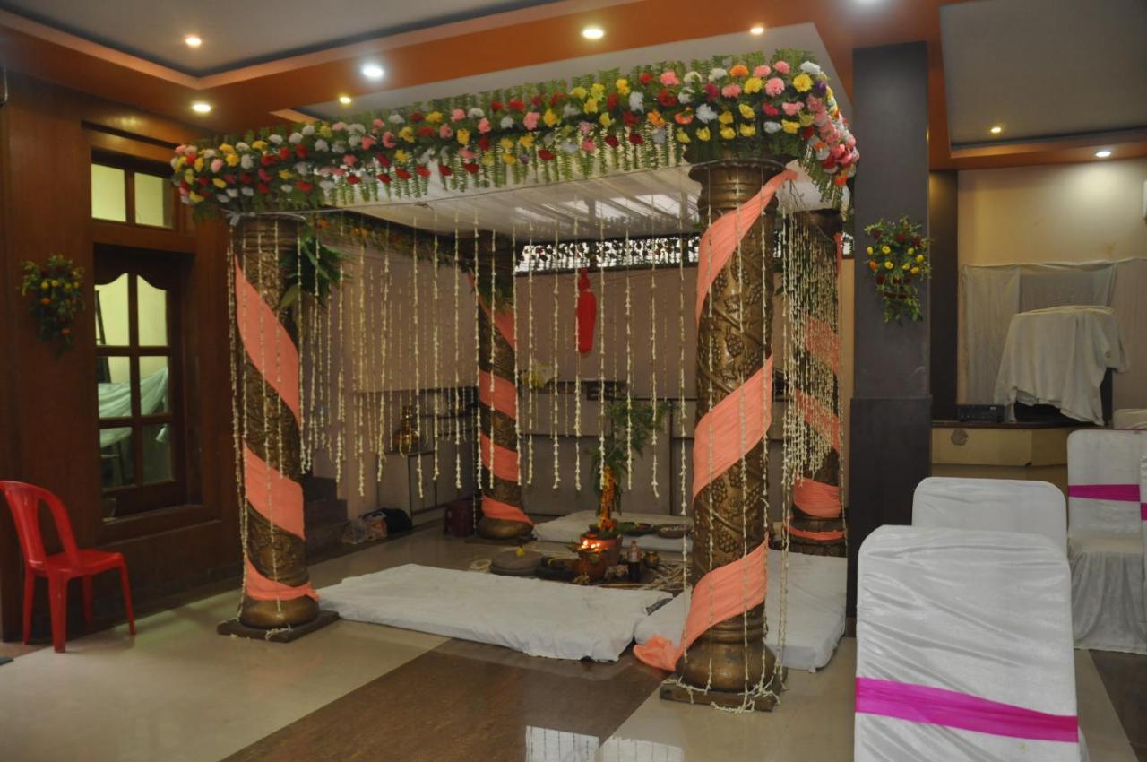 Hotel Haifa Varanasi Exterior foto