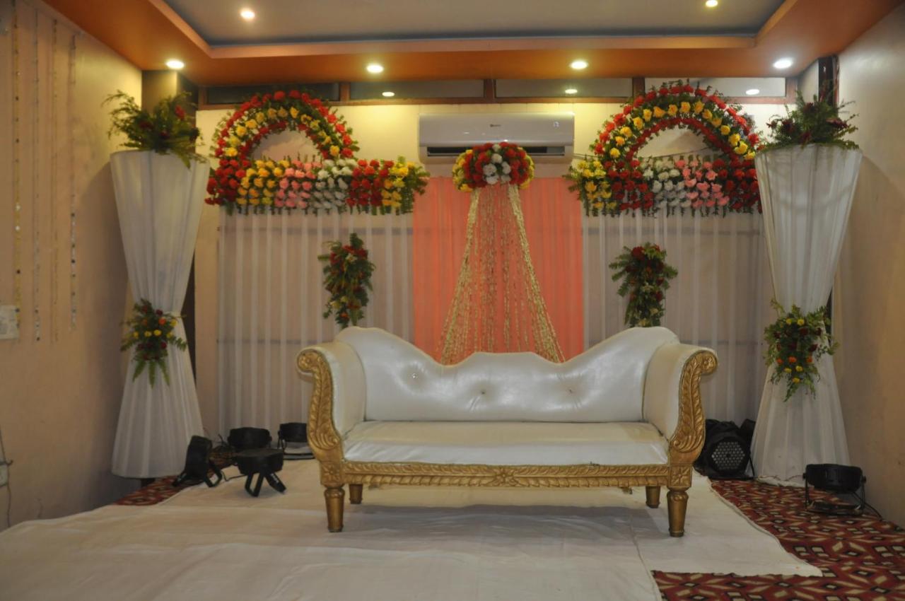 Hotel Haifa Varanasi Exterior foto