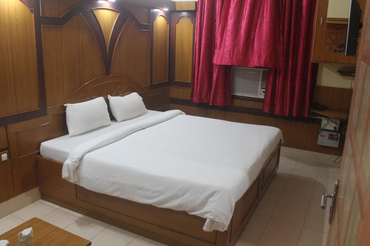 Hotel Haifa Varanasi Exterior foto