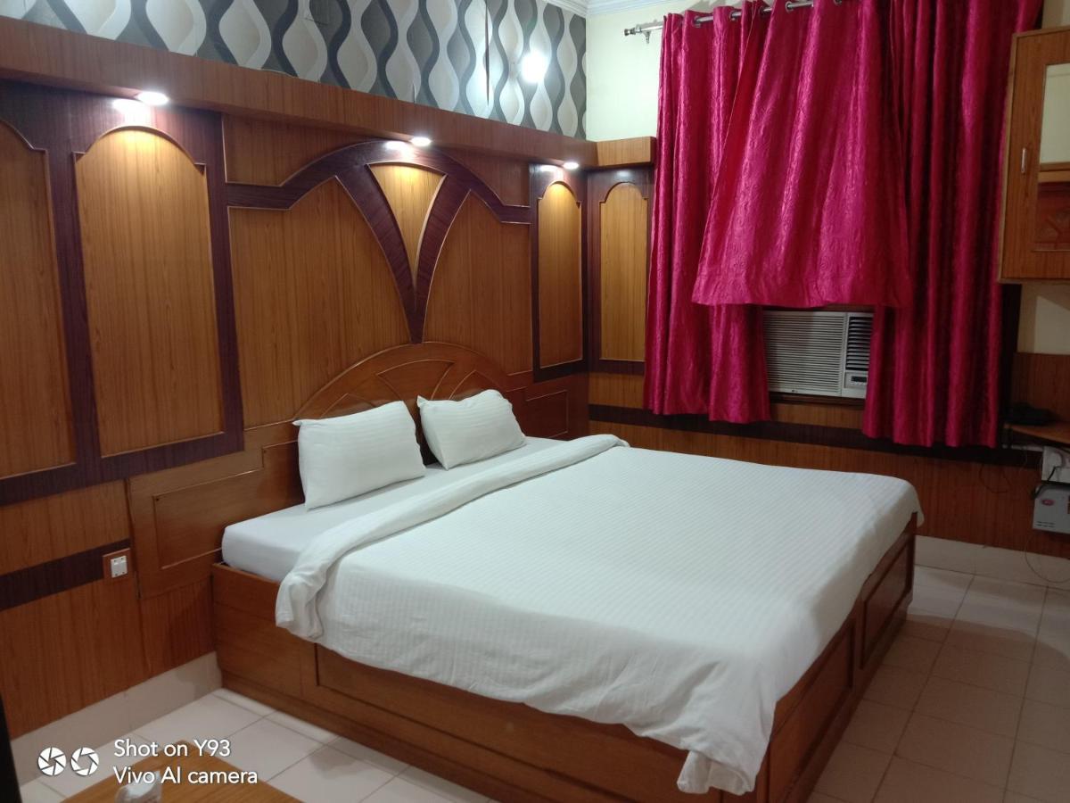 Hotel Haifa Varanasi Exterior foto