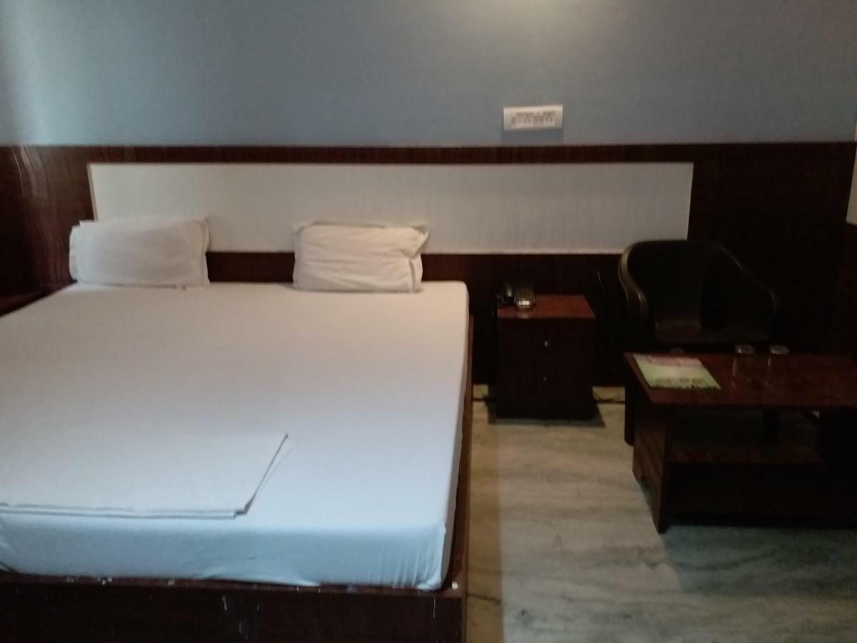 Hotel Haifa Varanasi Exterior foto