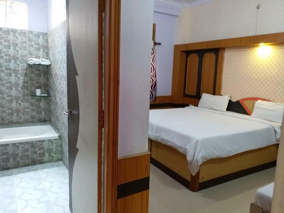 Hotel Haifa Varanasi Exterior foto