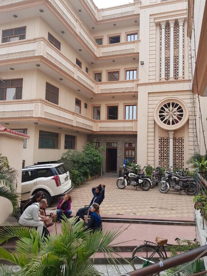 Hotel Haifa Varanasi Exterior foto